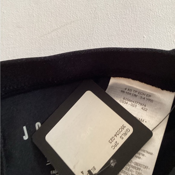 Jordan Kids Black Leggings with Pink Logo - Picture 10 of 10